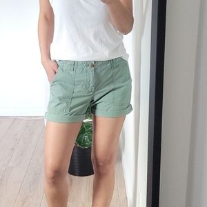 Gap Shorts Pant size 4 Petite
